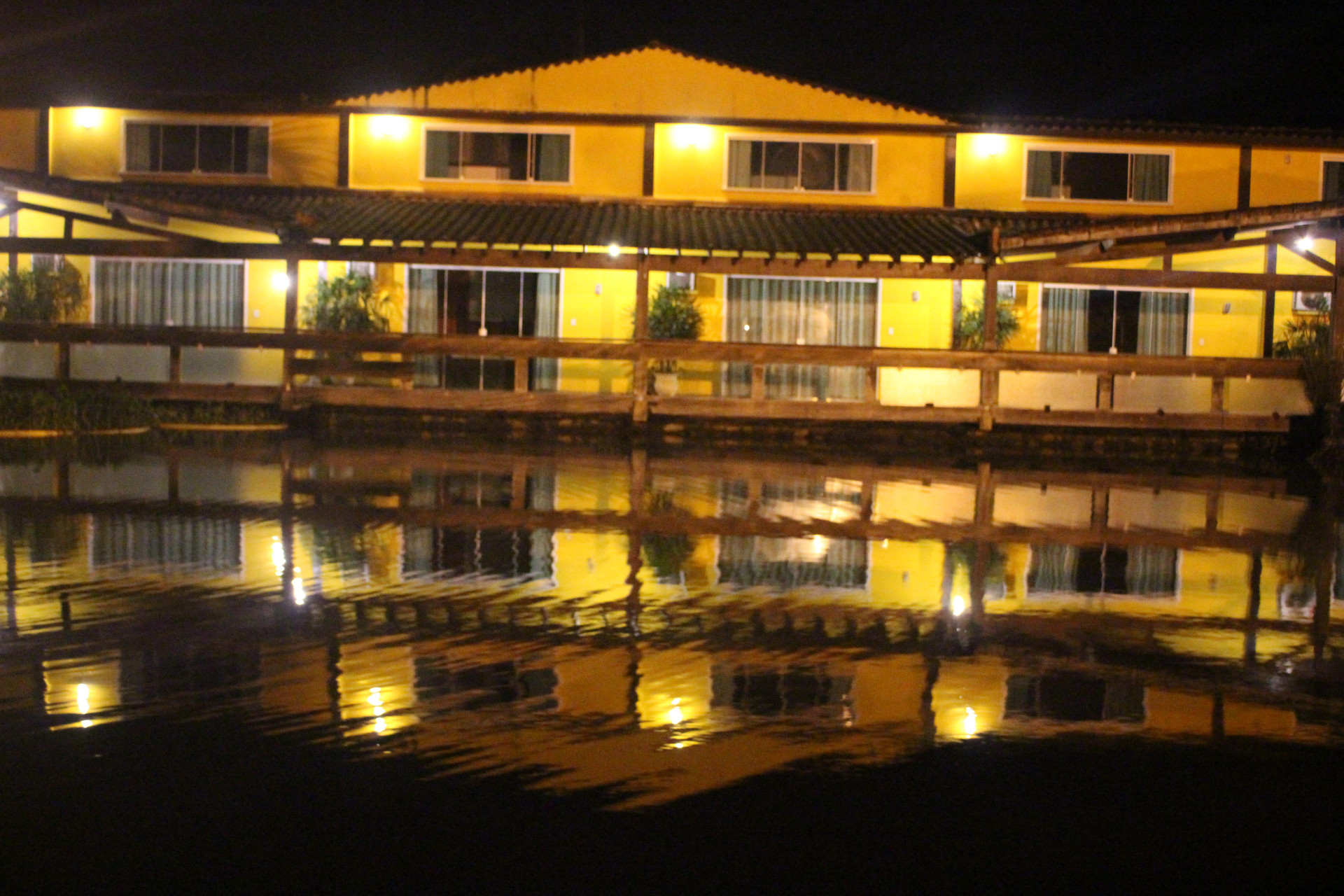 image-housing-carousel