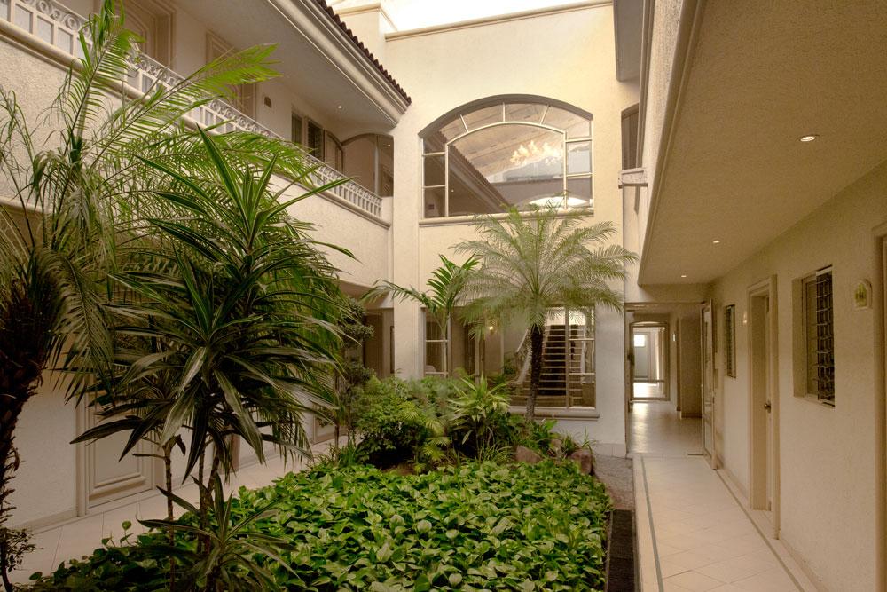 image-housing-carousel