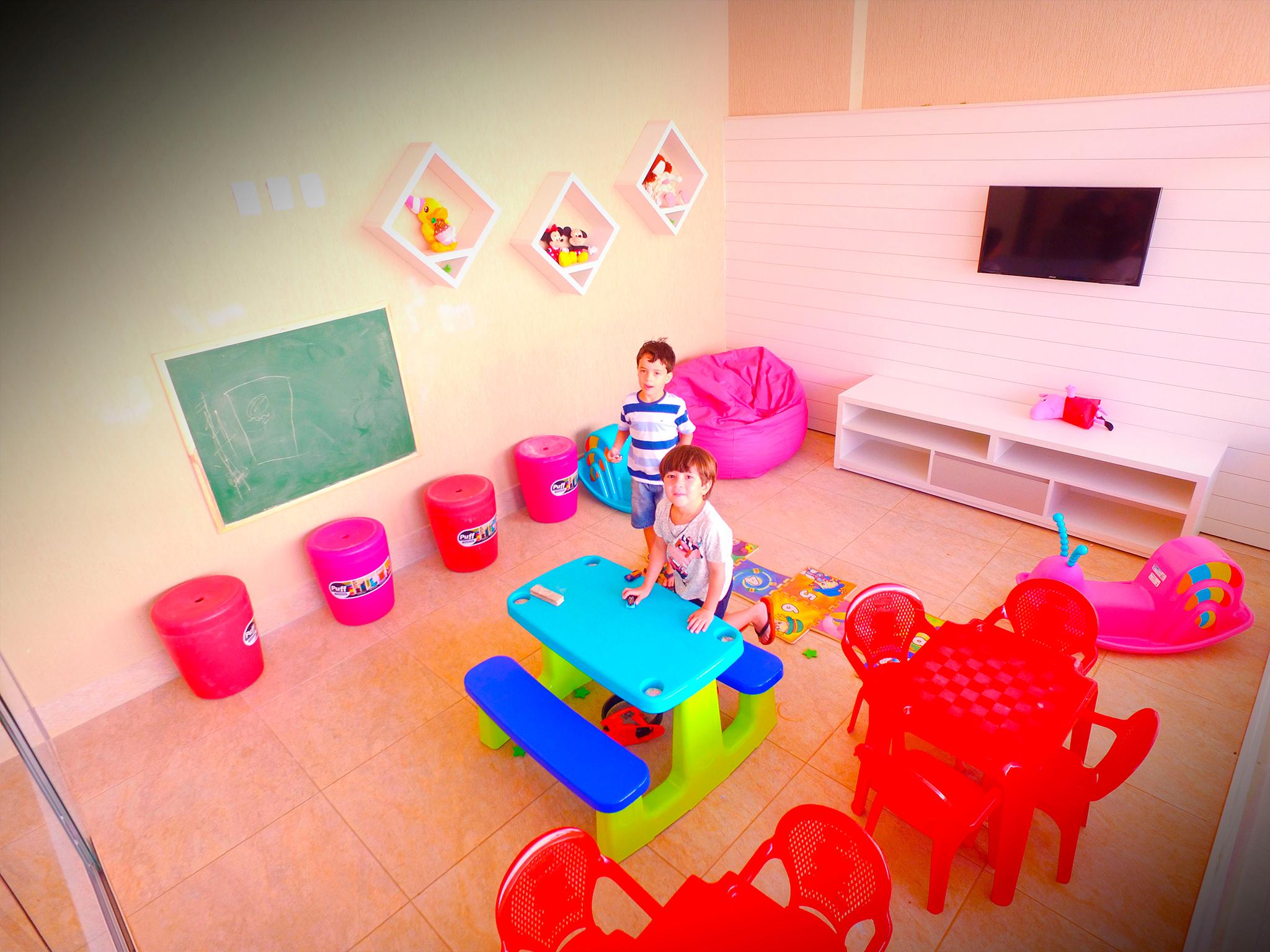 image-housing-carousel