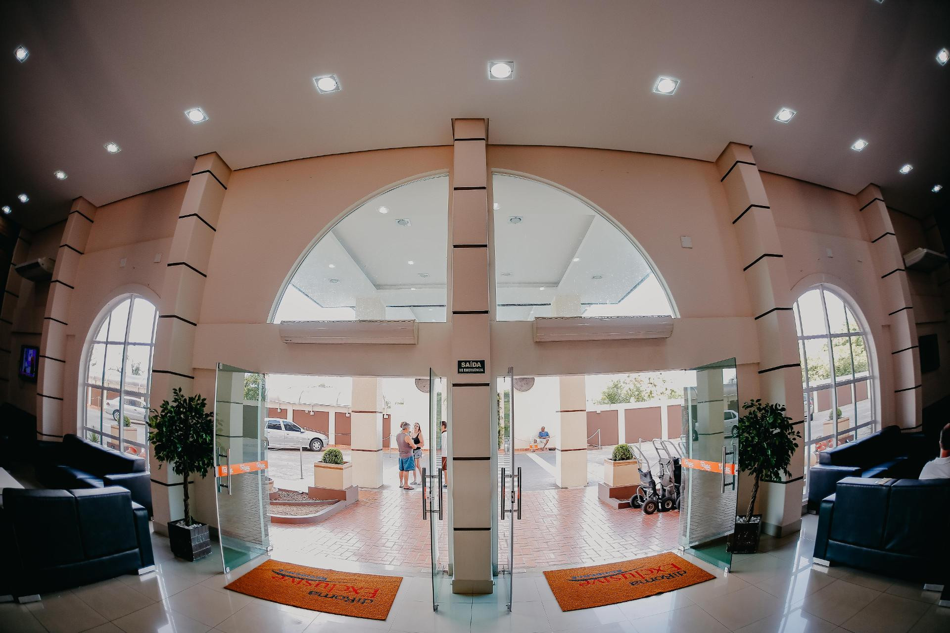 image-housing-carousel