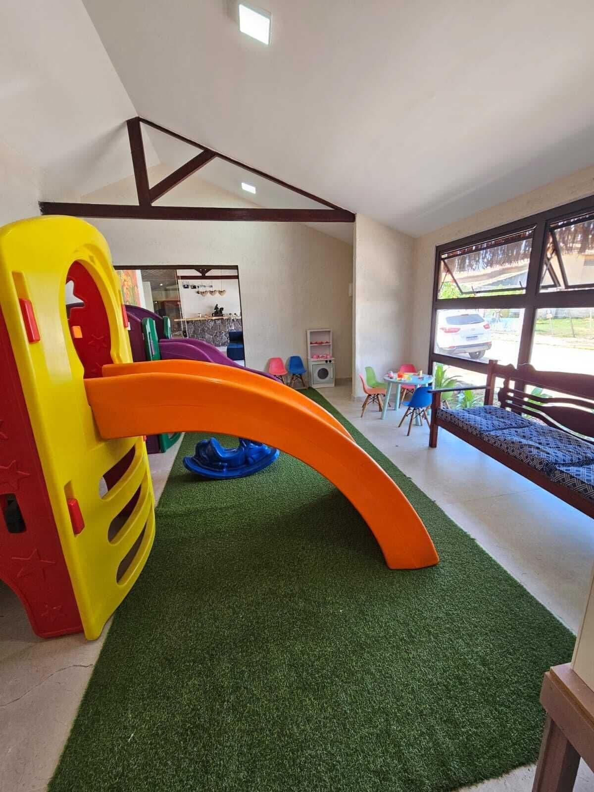 image-housing-carousel