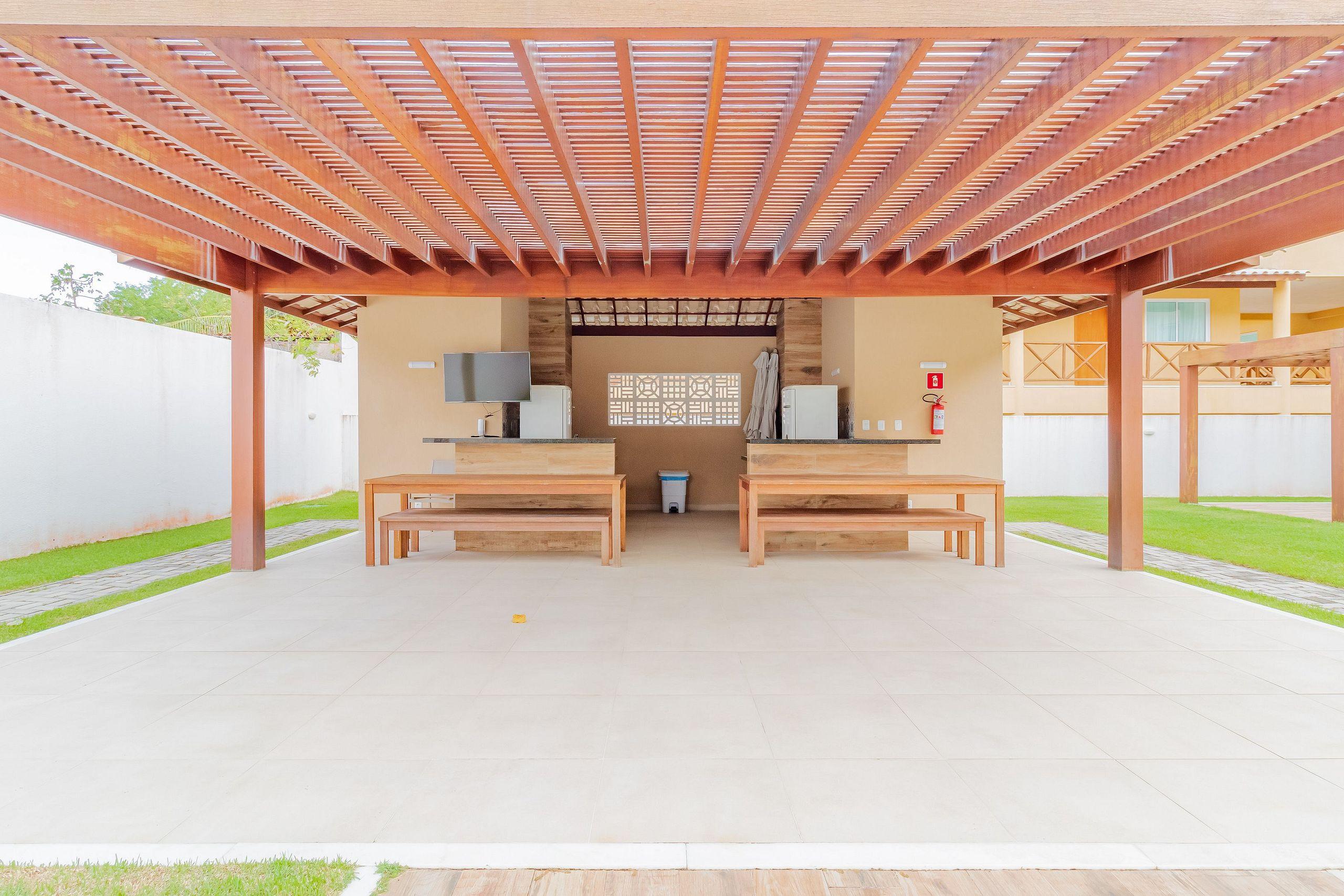 image-housing-carousel