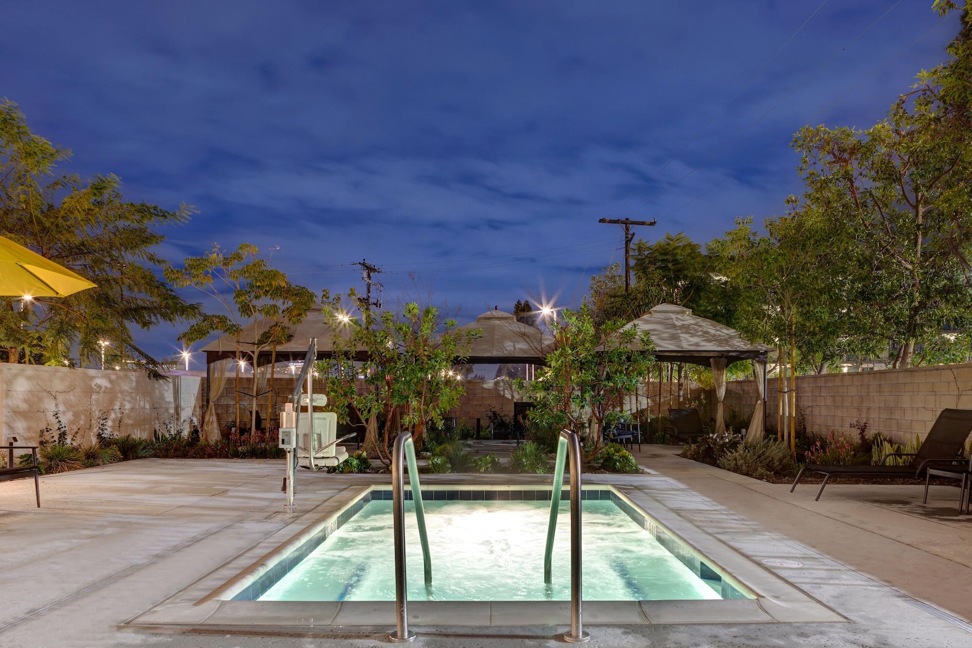 image-housing-carousel