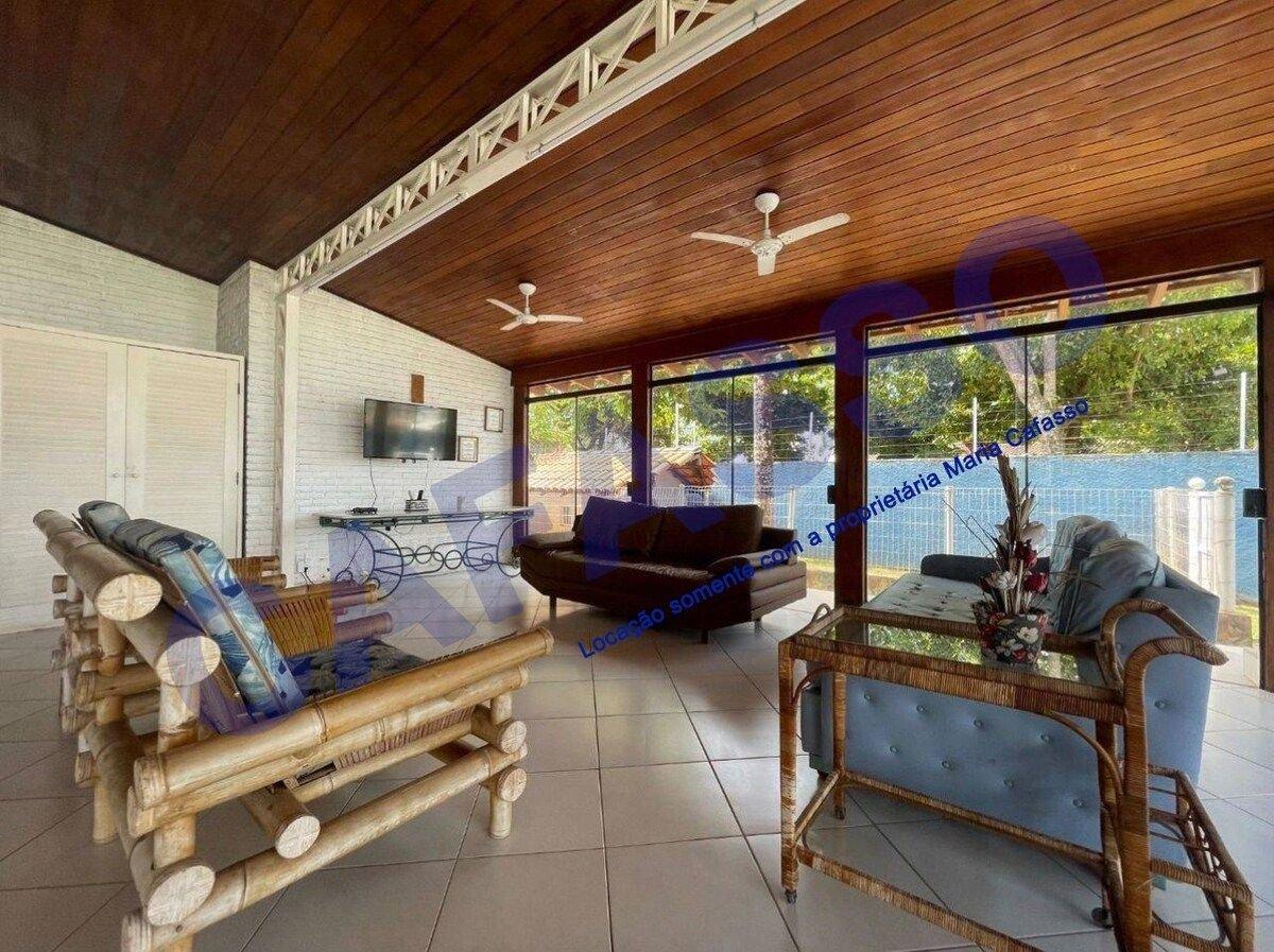 image-housing-carousel