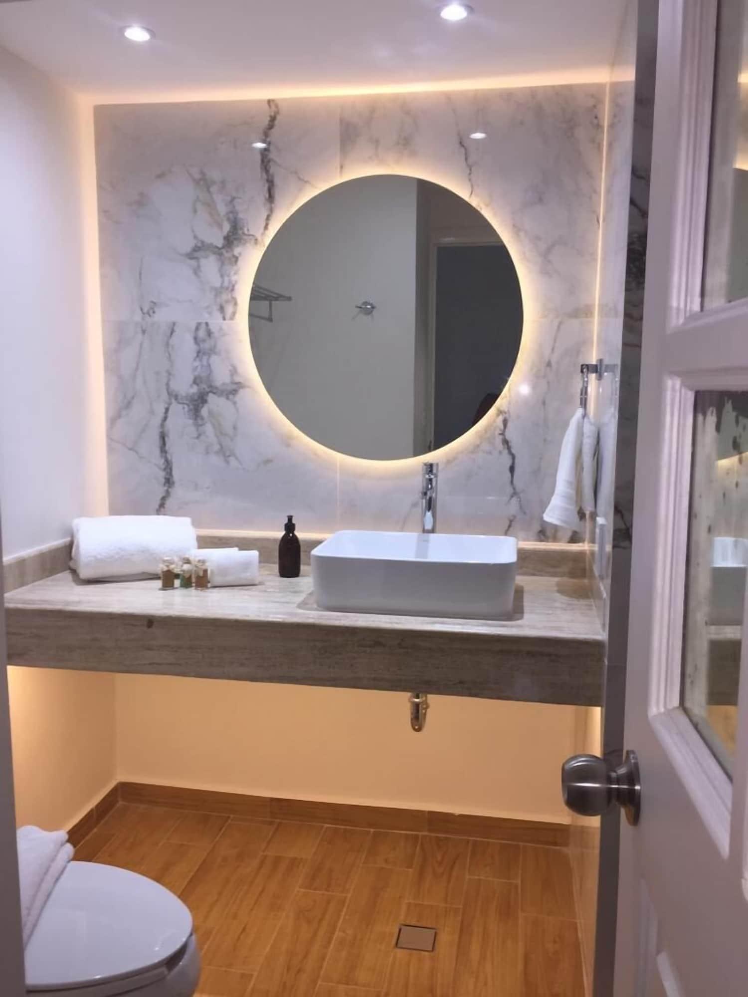 Estudio panorámico, balcón, vista a la playa