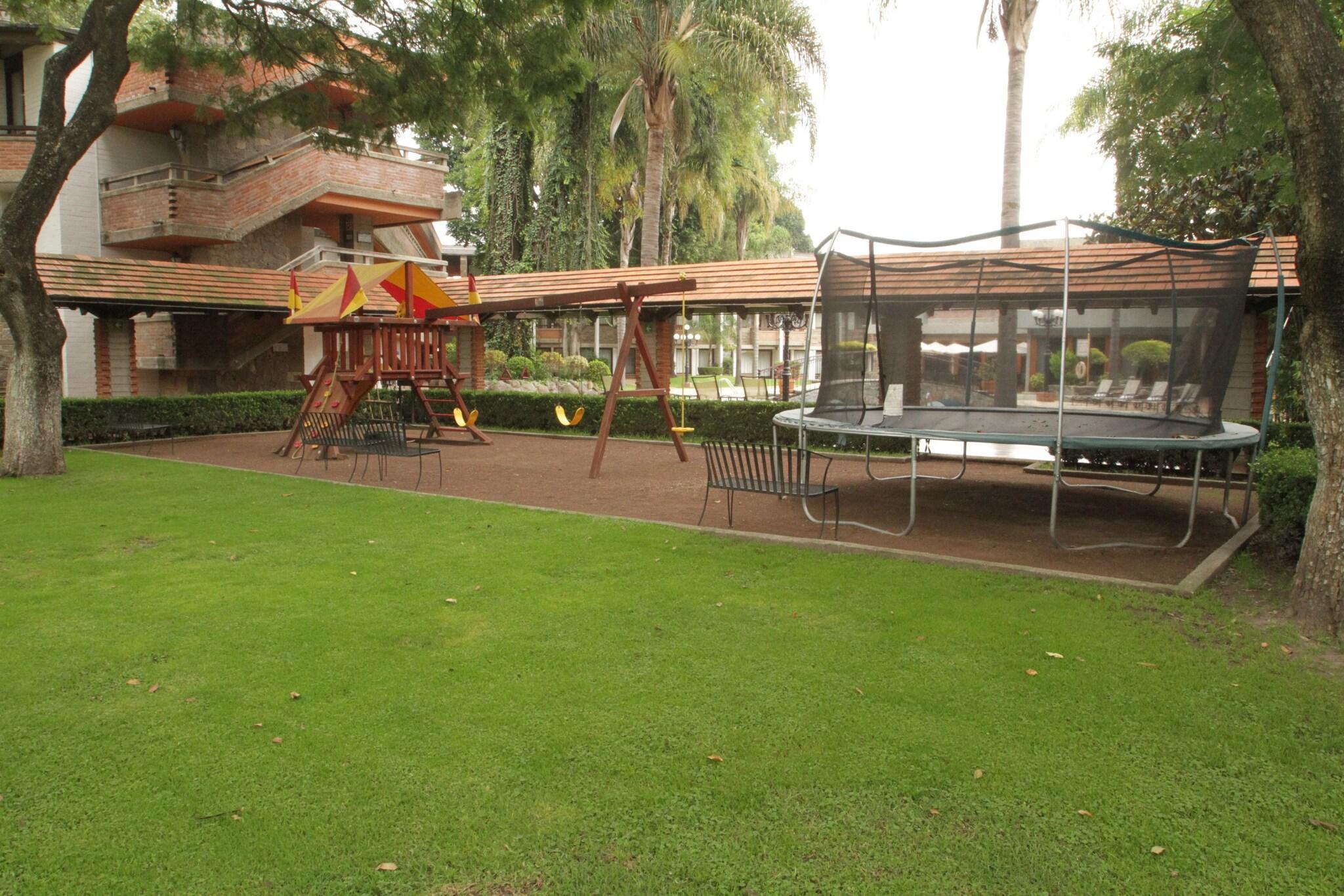 image-housing-carousel