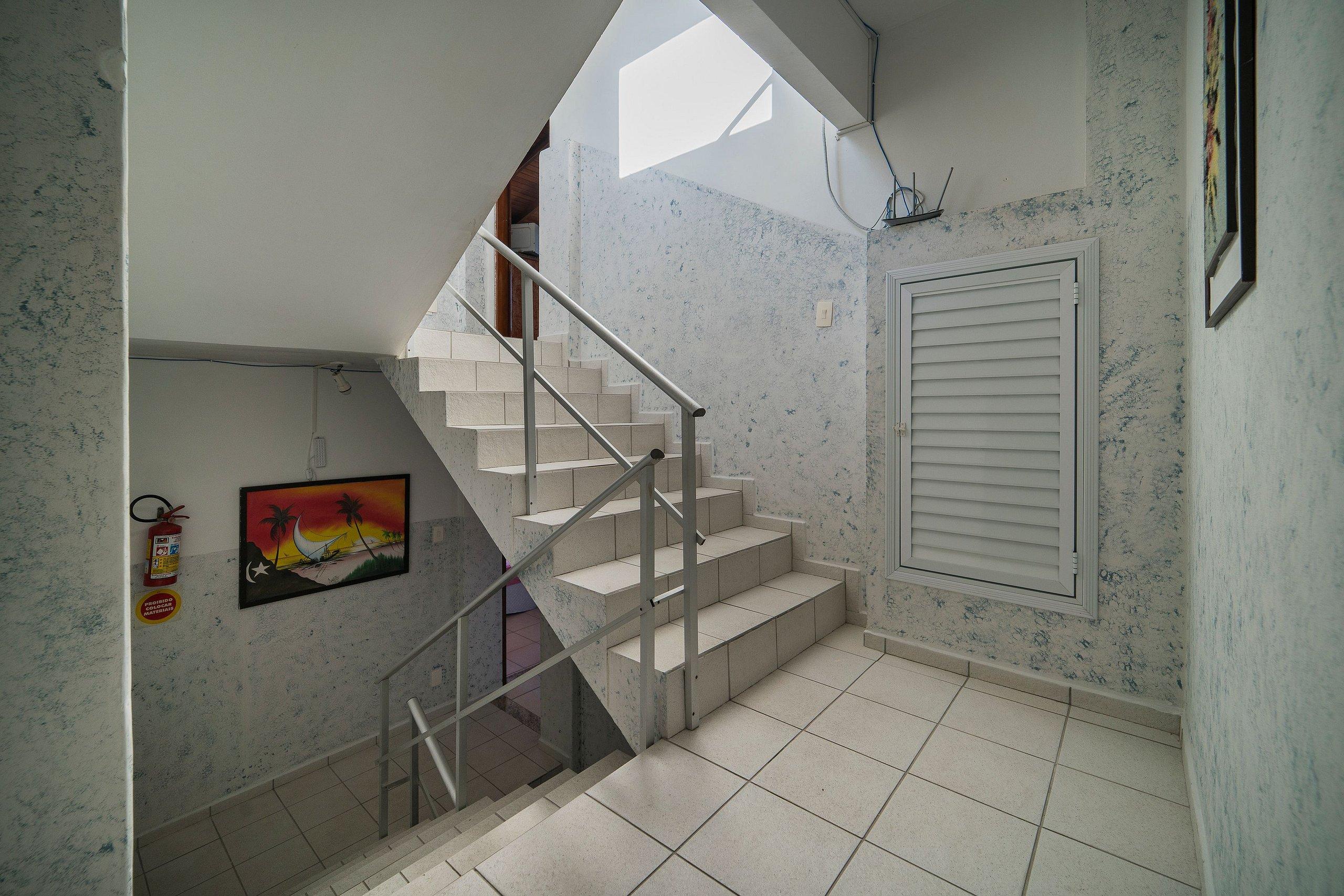 image-housing-carousel