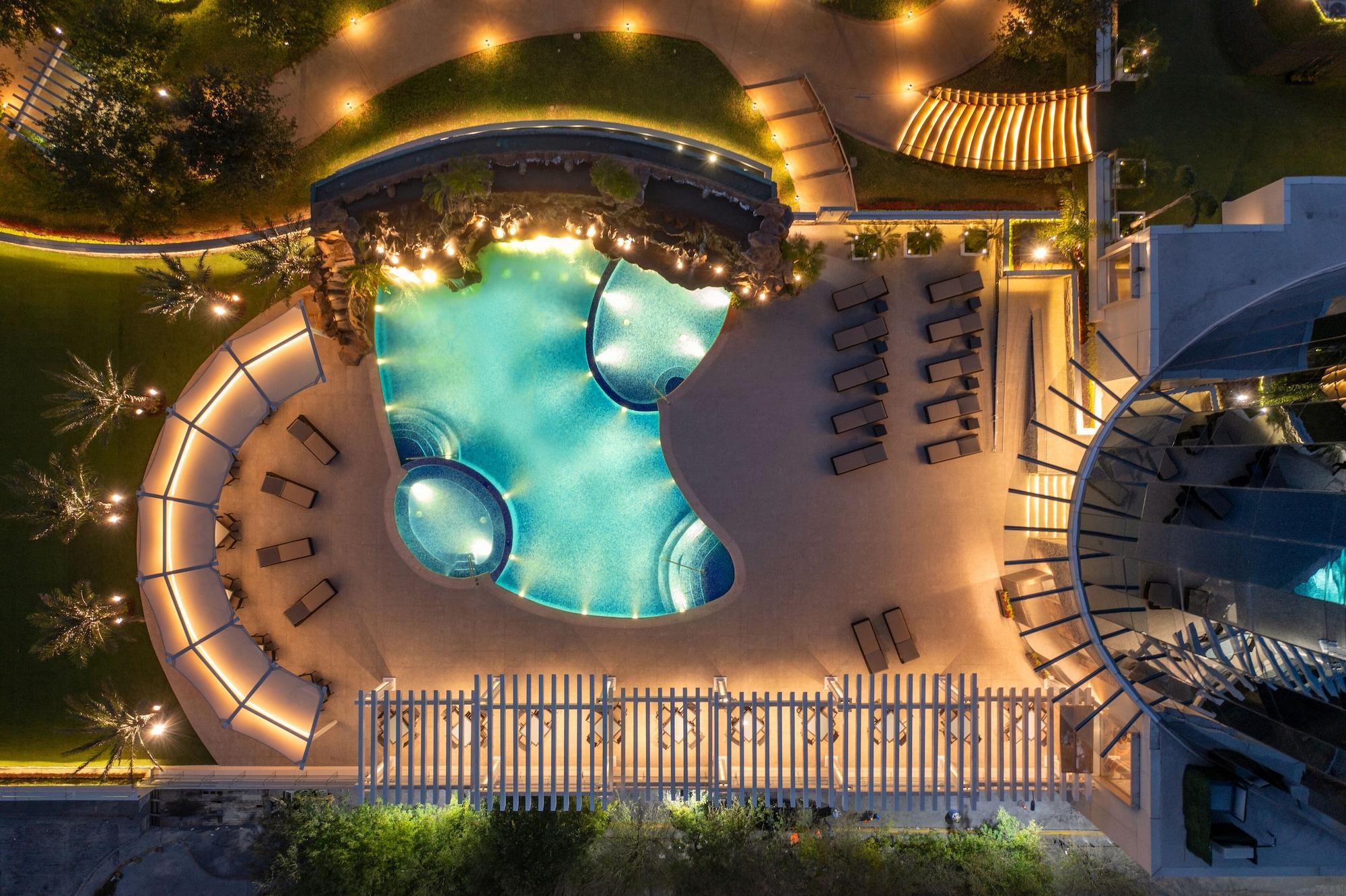 image-housing-carousel