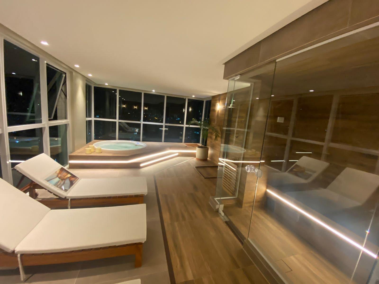 image-housing-carousel