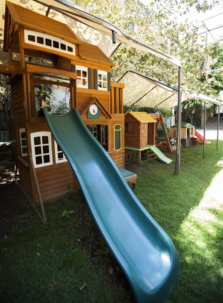 image-housing-carousel