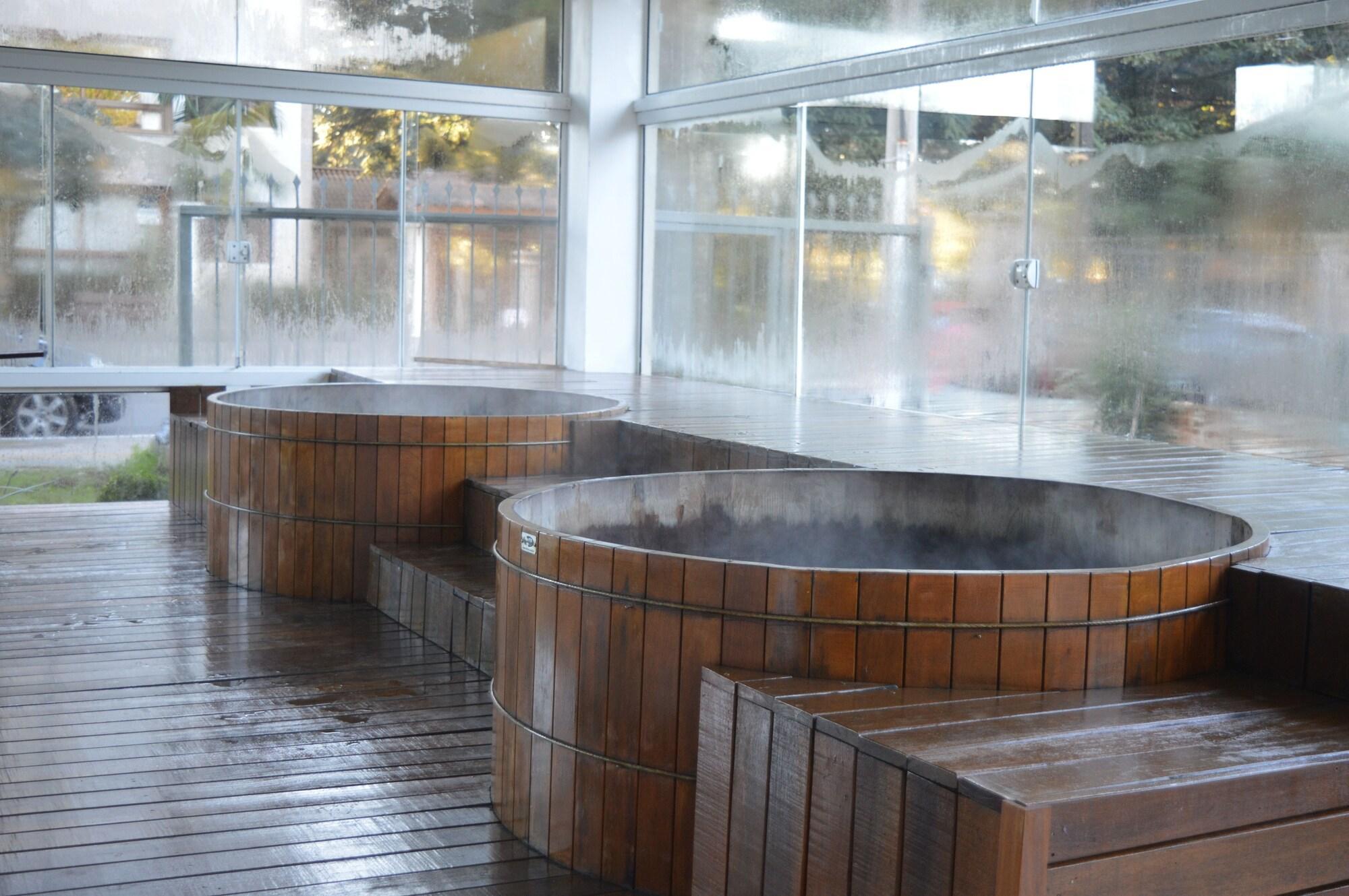 image-housing-carousel