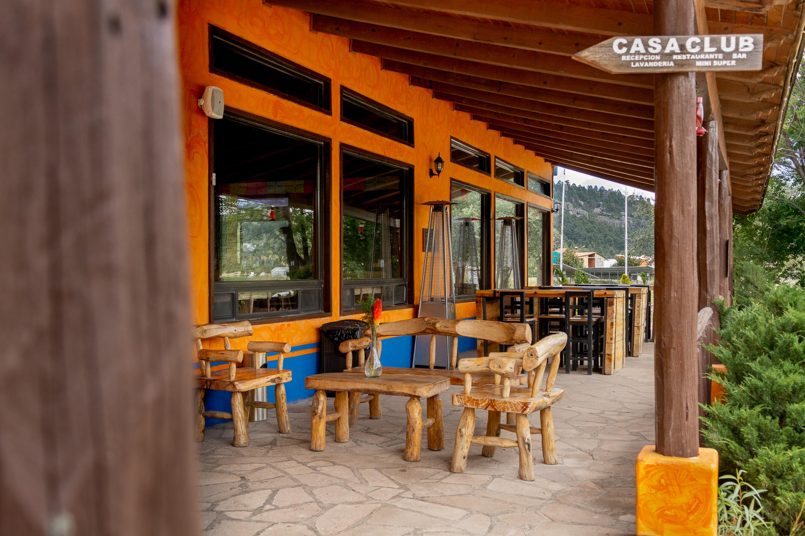 image-housing-carousel