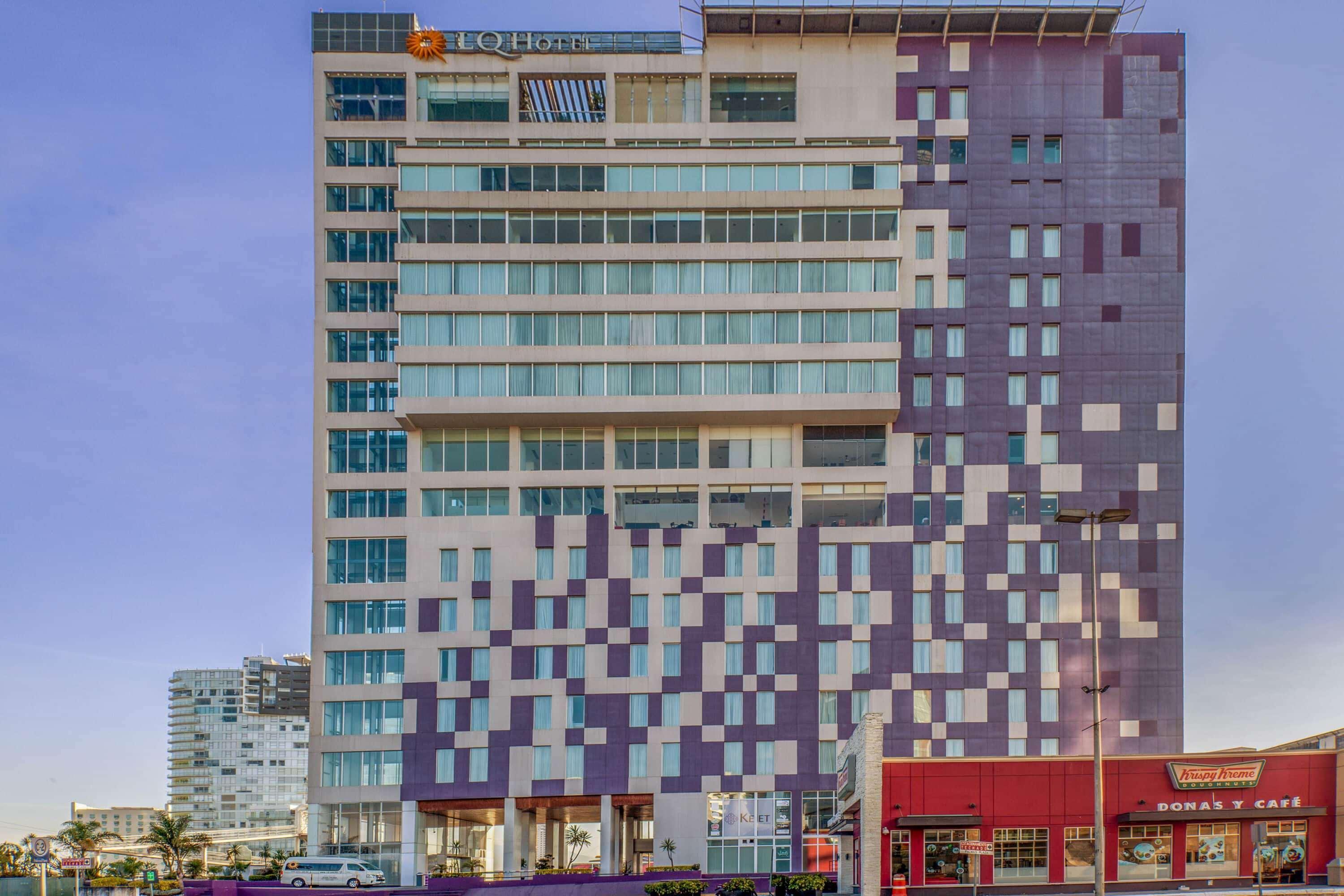 image-housing-carousel