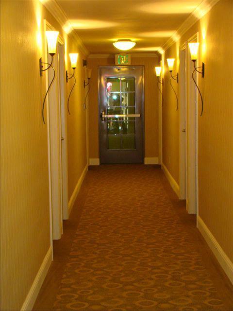 image-housing-carousel