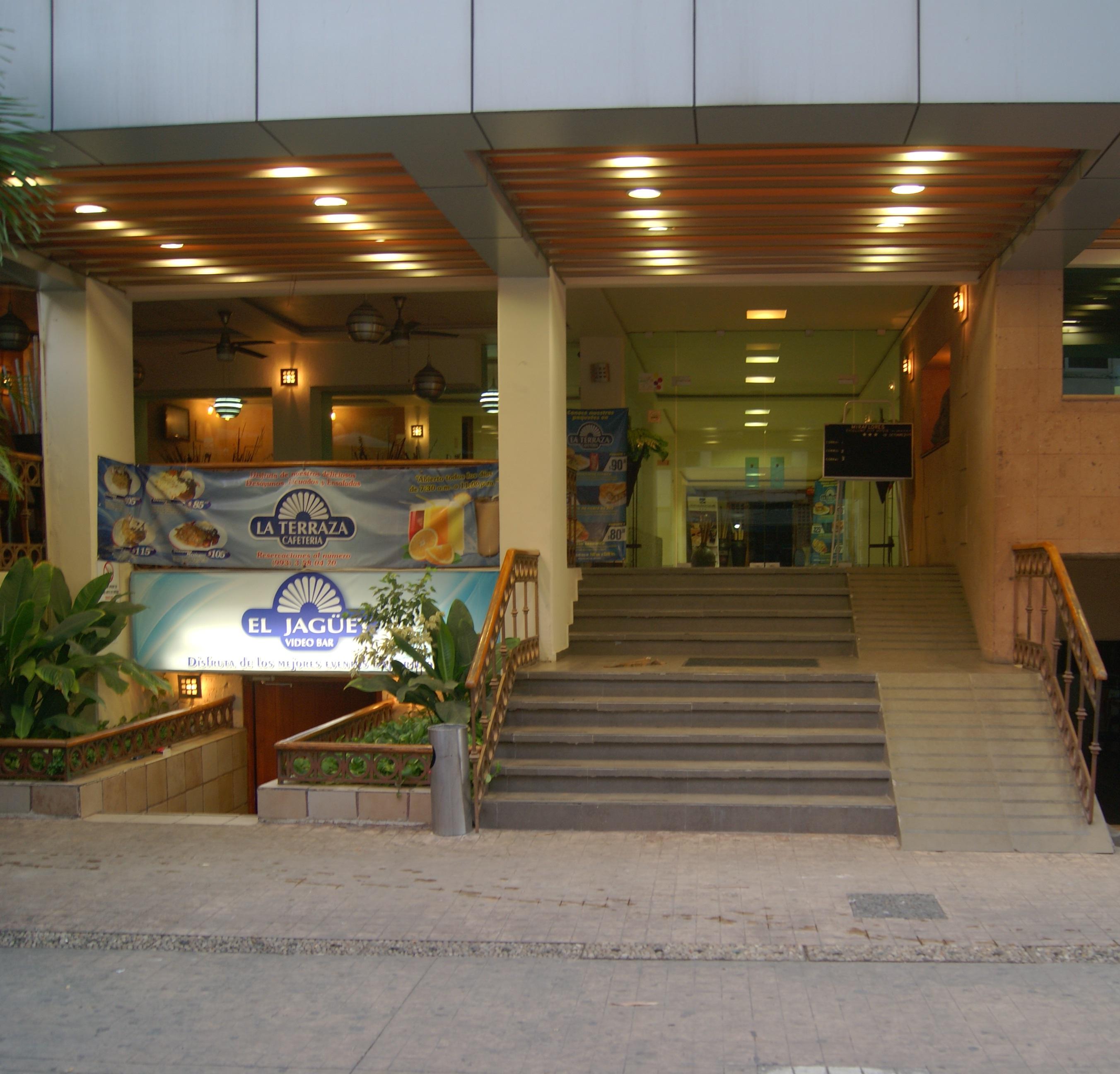 image-housing-carousel