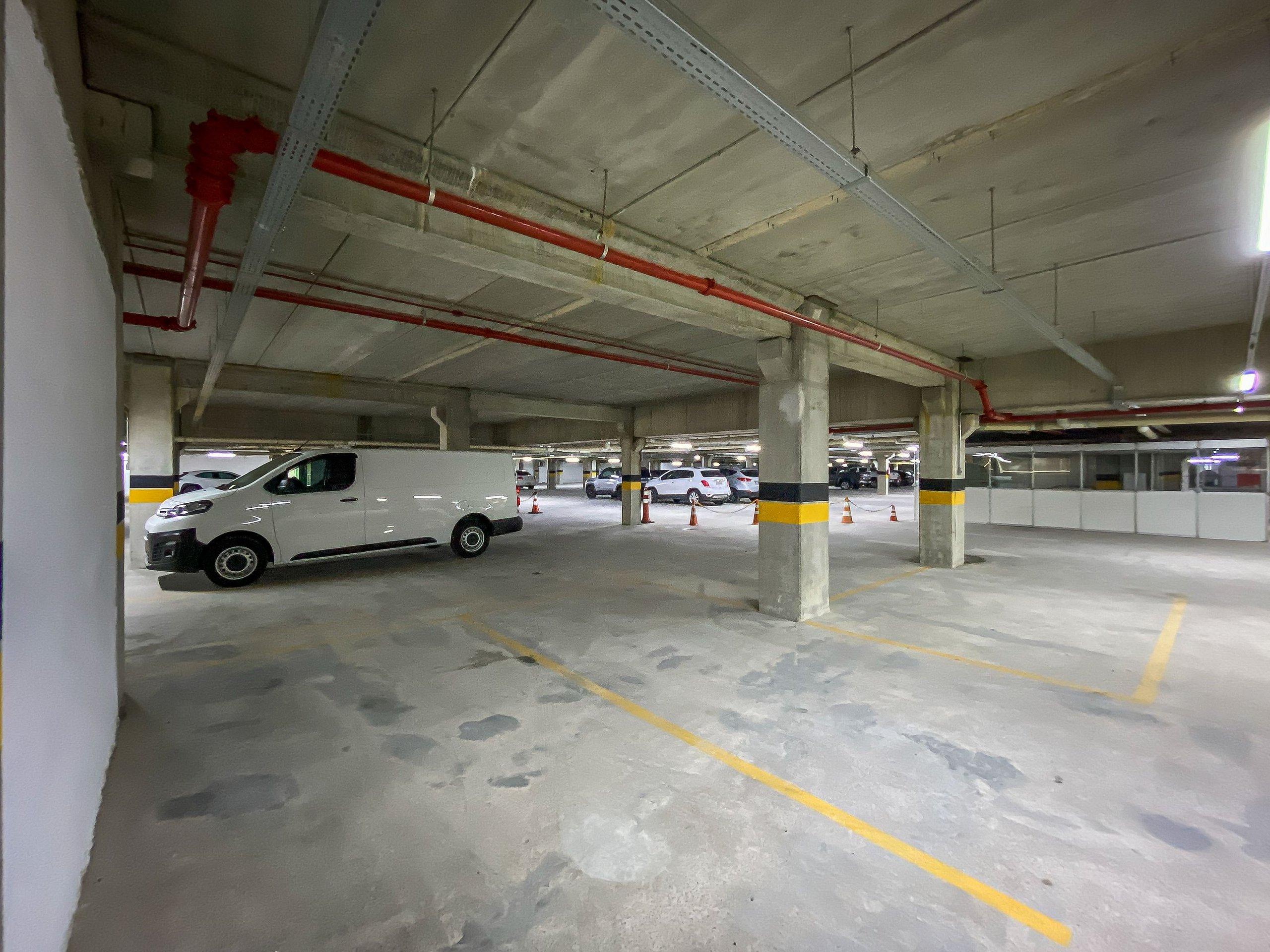image-housing-carousel