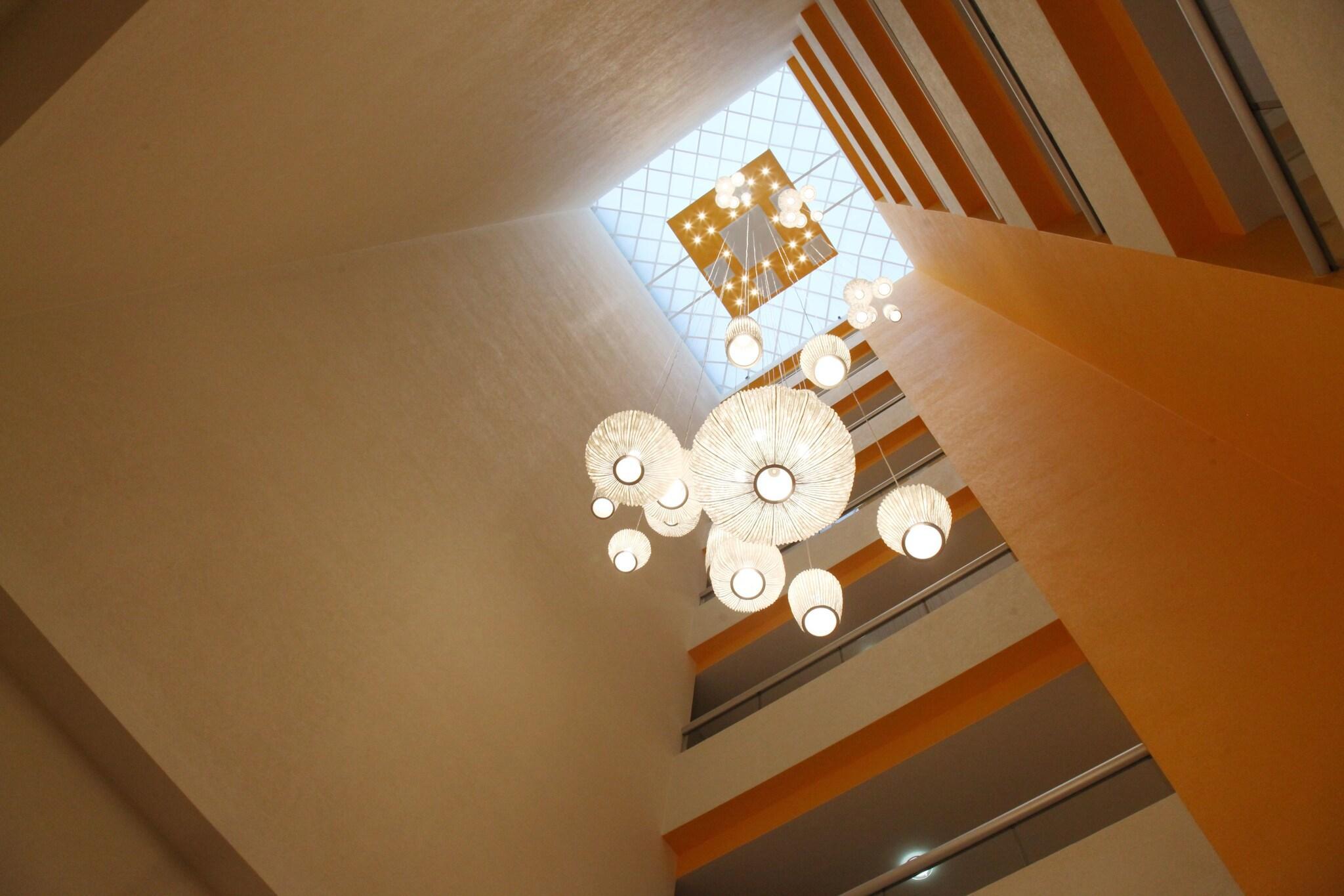 image-housing-carousel
