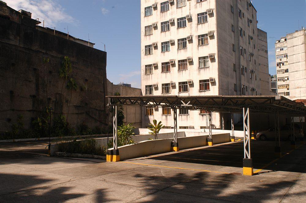 image-housing-carousel