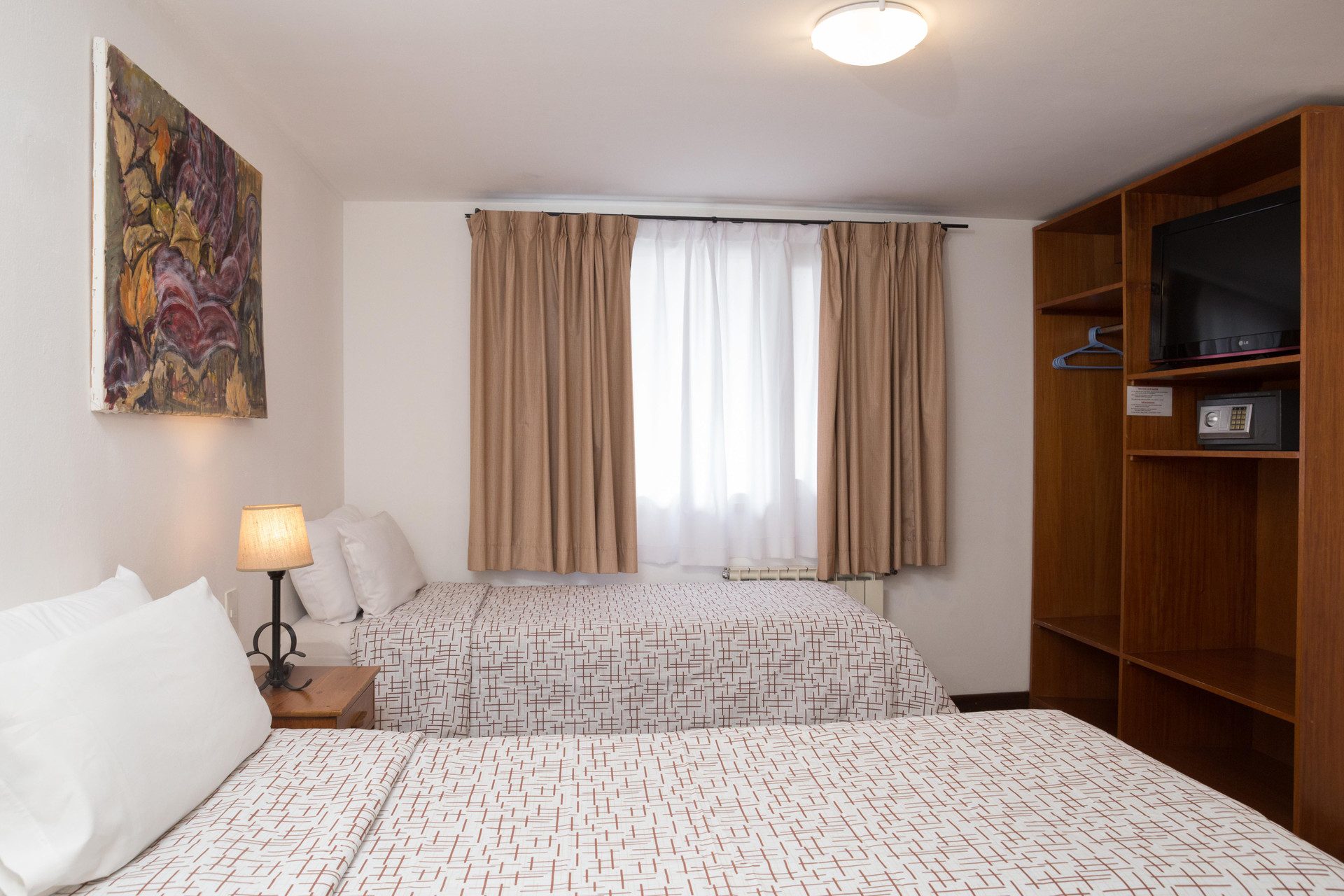 image-housing-carousel