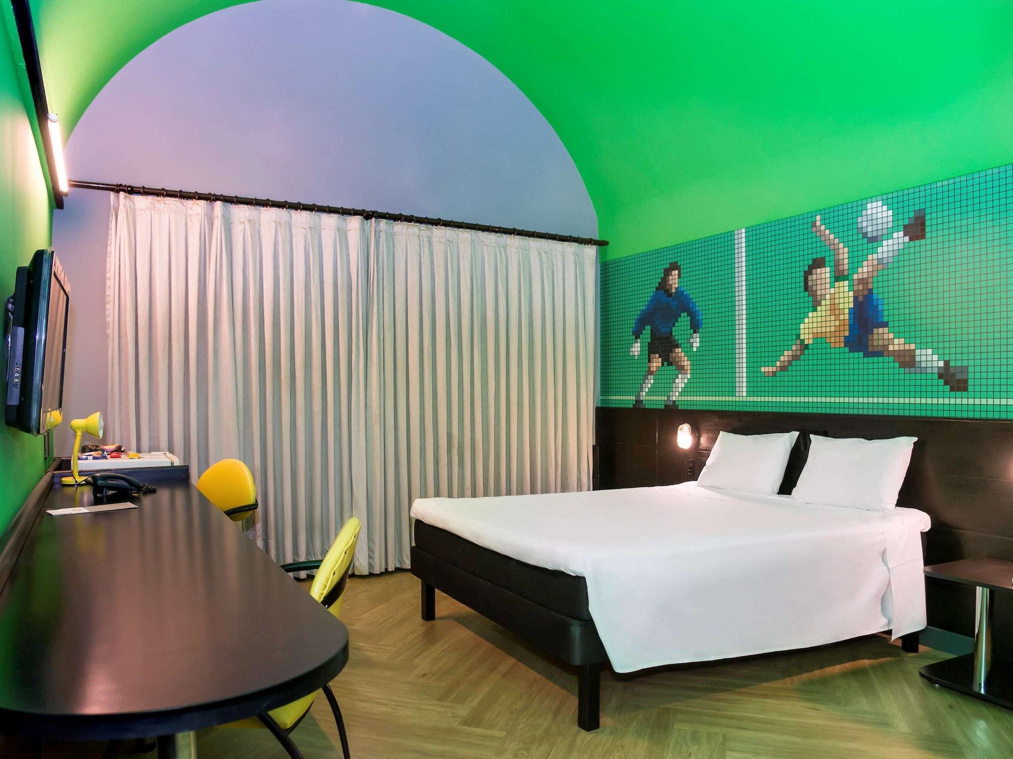 image-housing-carousel