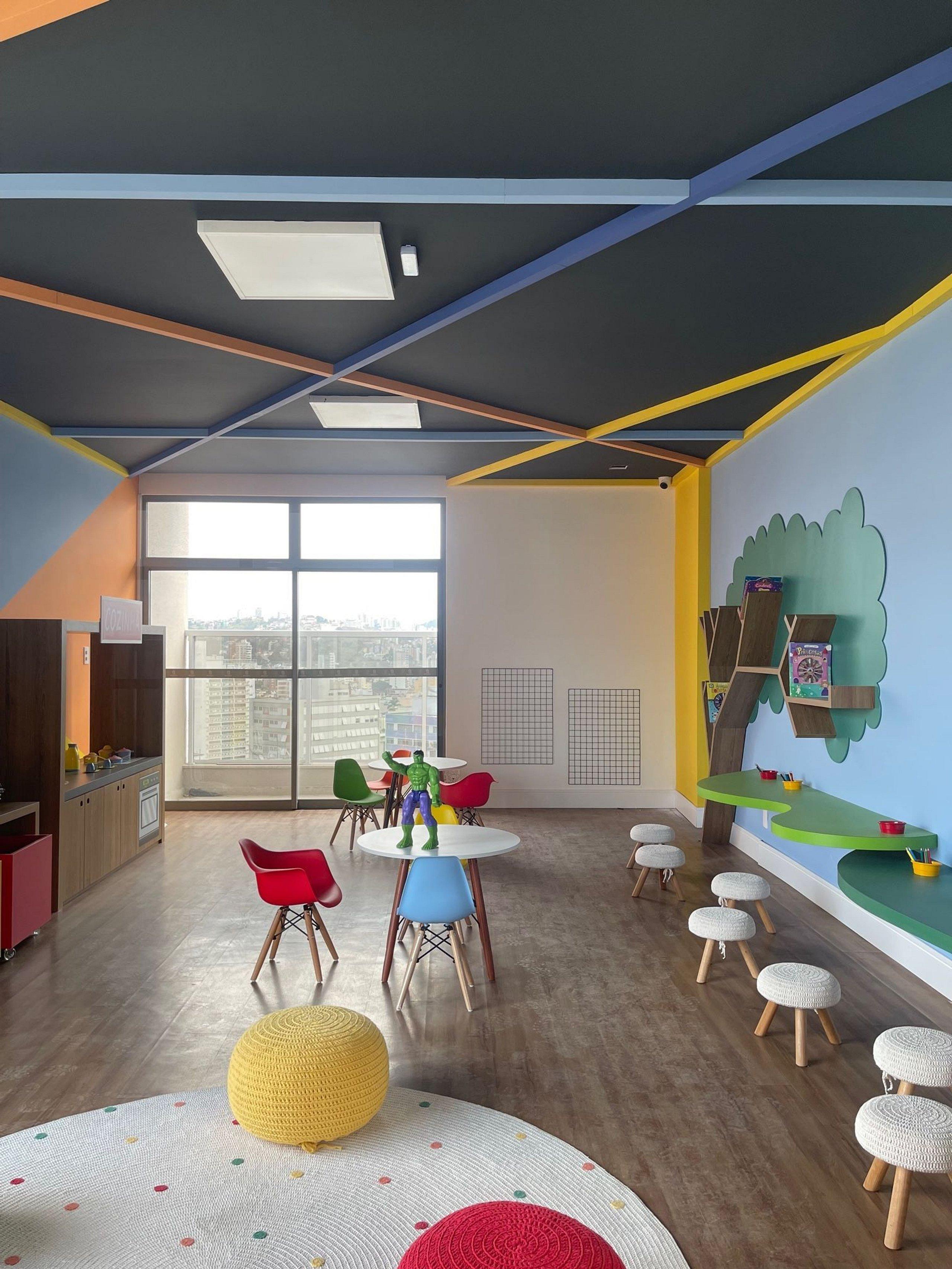 image-housing-carousel