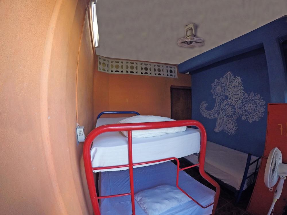 image-housing-carousel