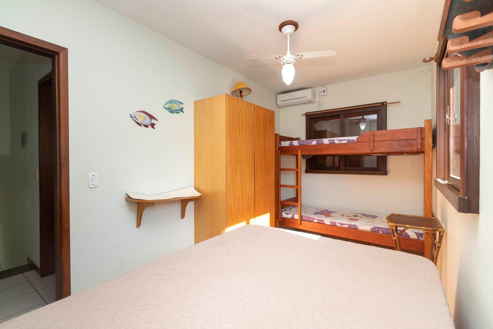 image-housing-carousel
