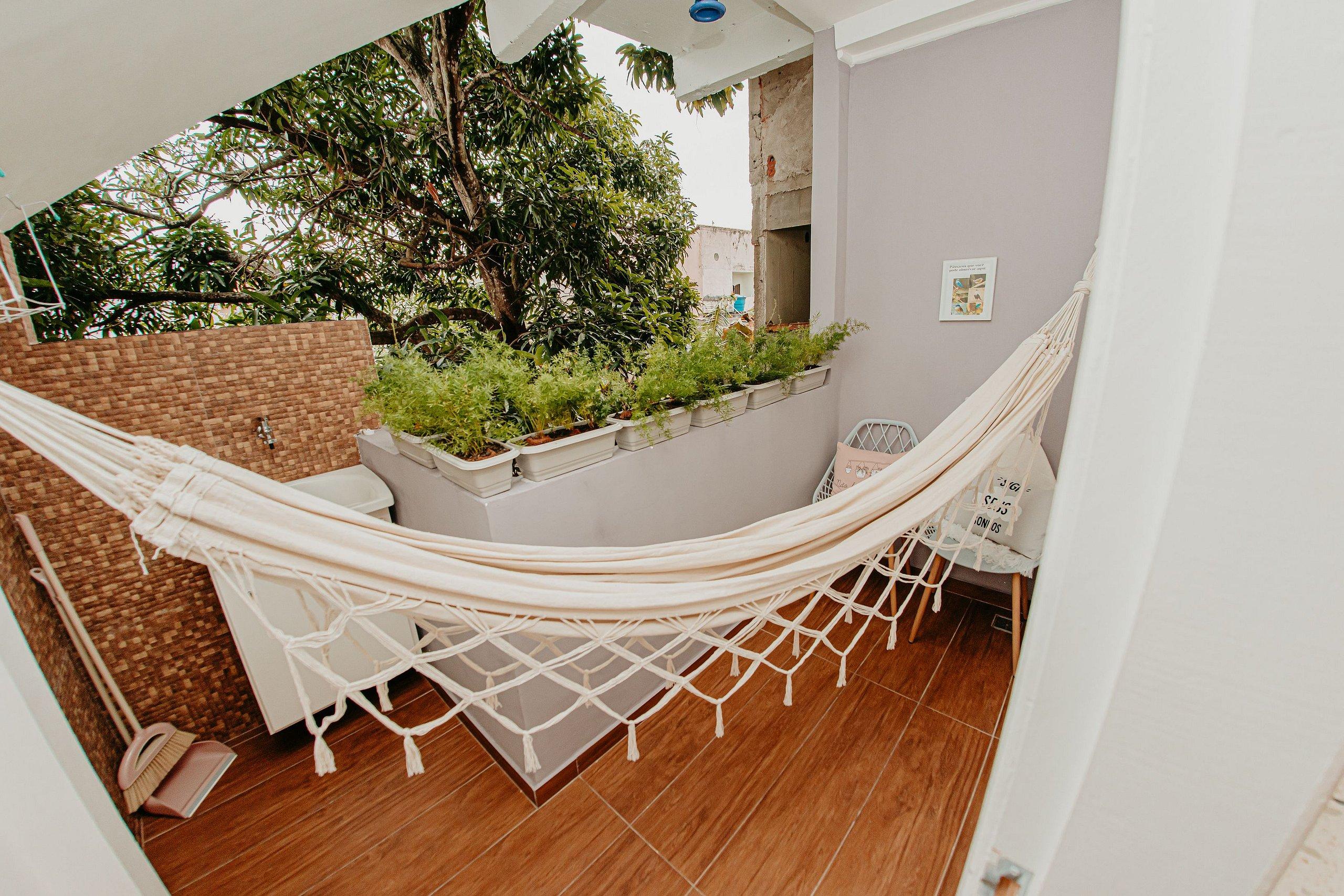 image-housing-carousel