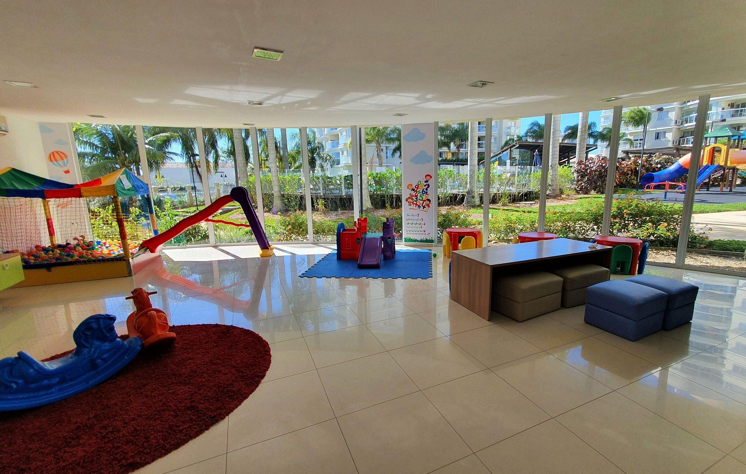 image-housing-carousel