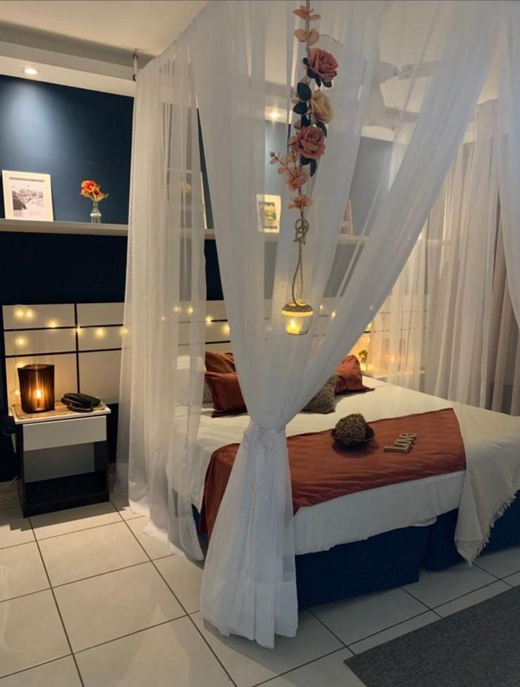 image-housing-carousel