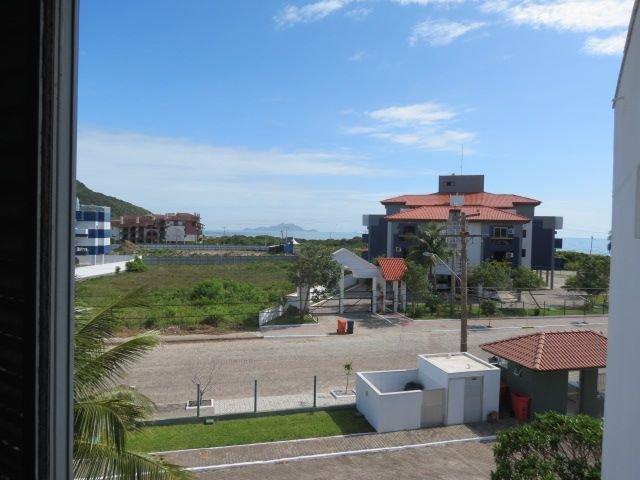 image-housing-carousel