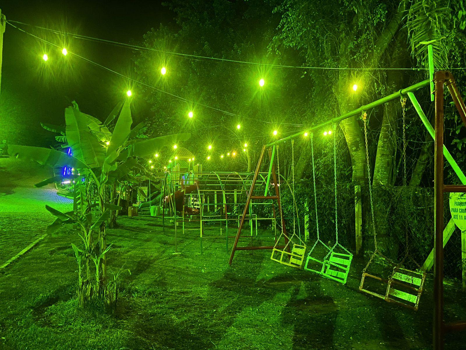 image-housing-carousel