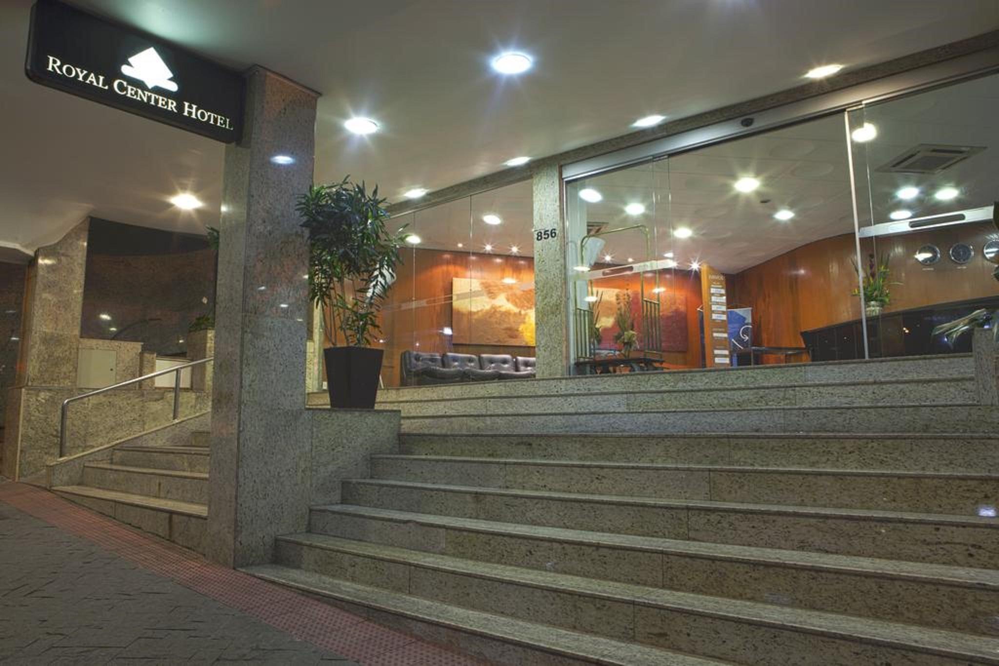 image-housing-carousel