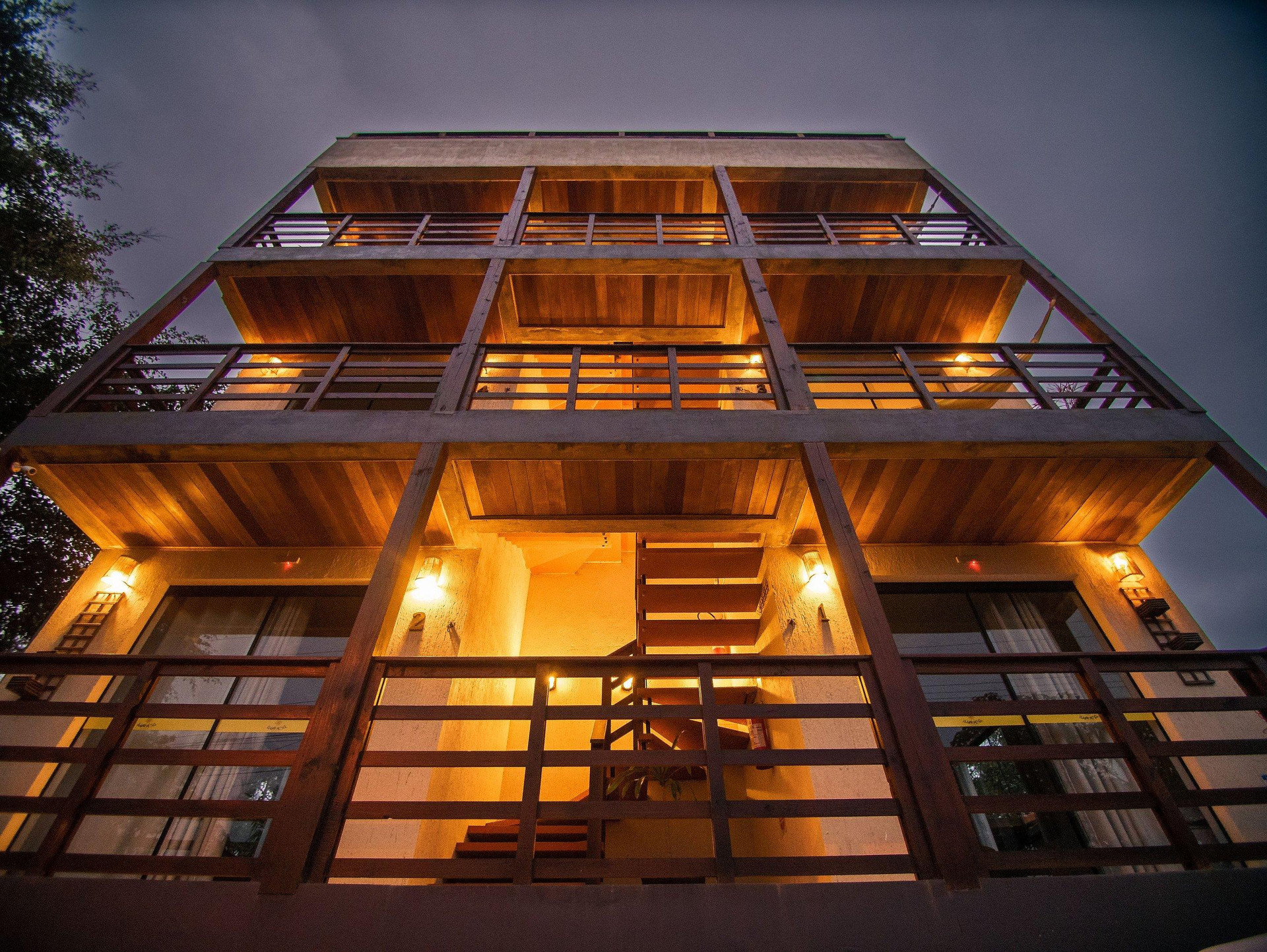 image-housing-carousel