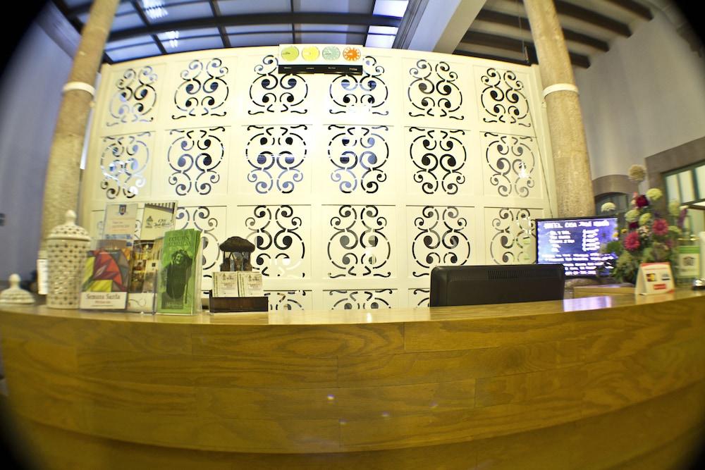 image-housing-carousel