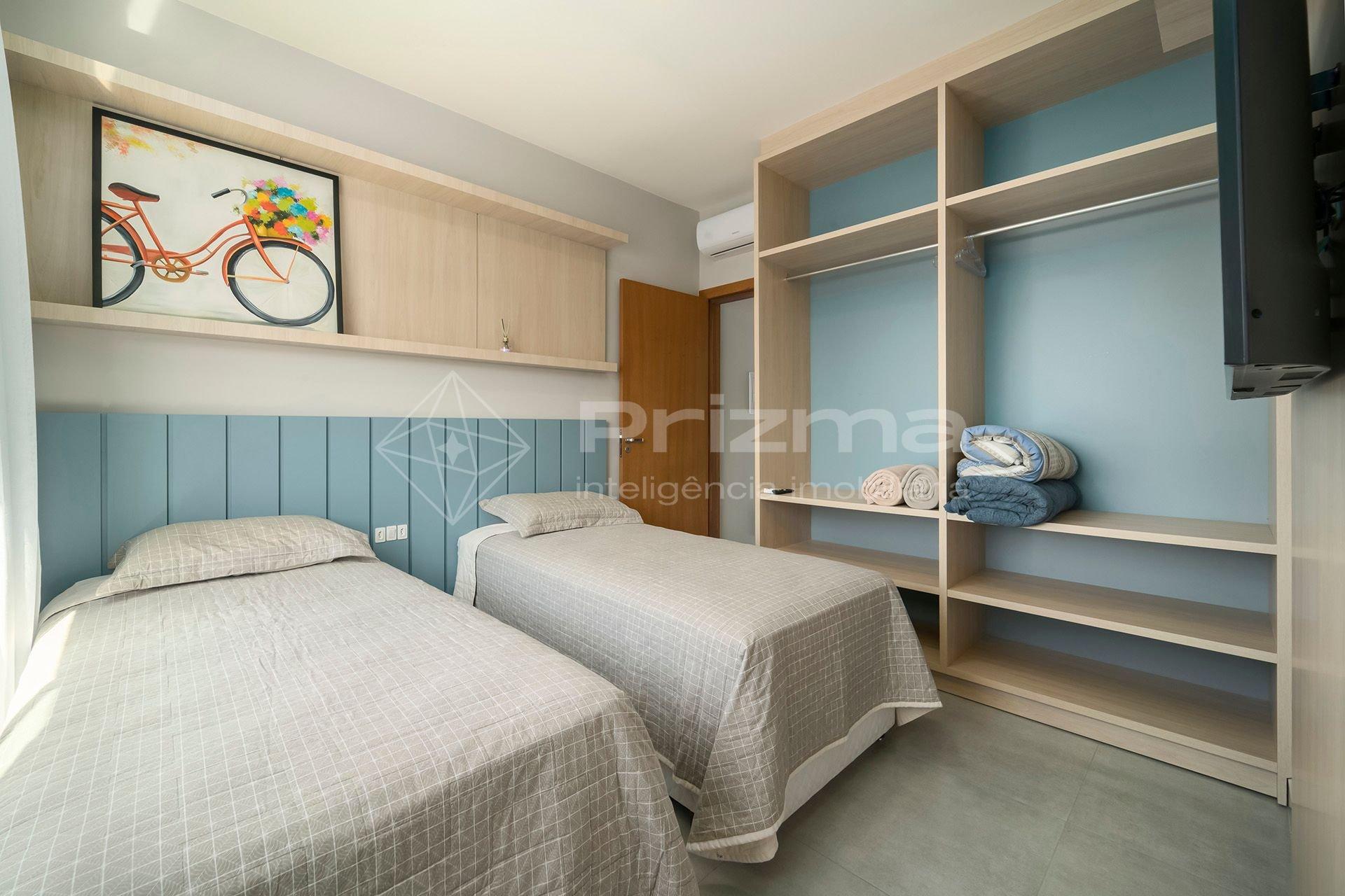 image-housing-carousel