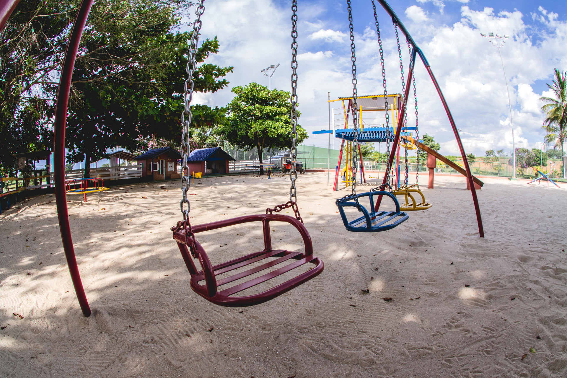 image-housing-carousel