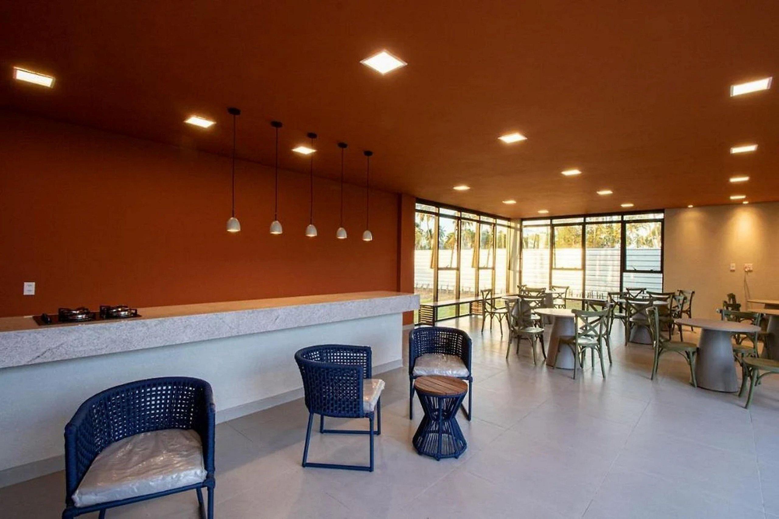 image-housing-carousel