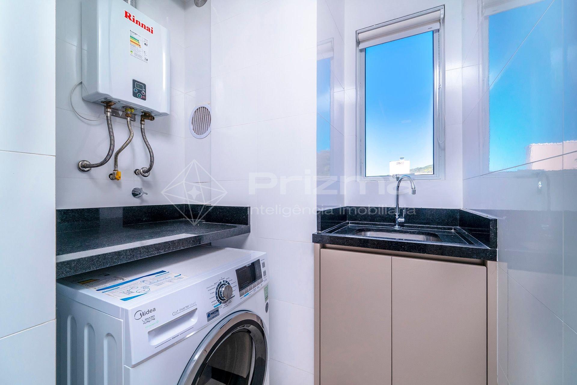 image-housing-carousel