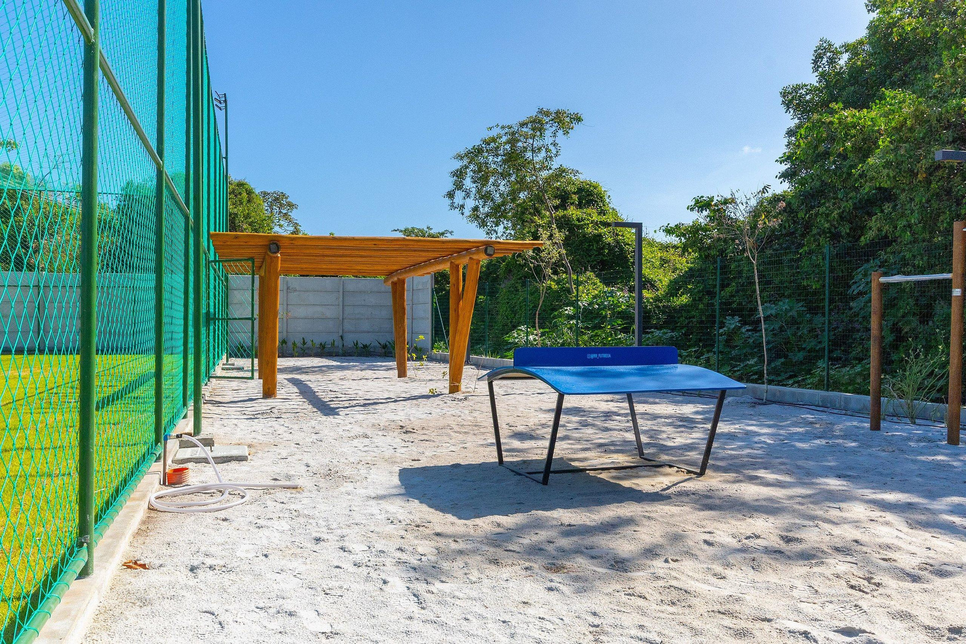 image-housing-carousel