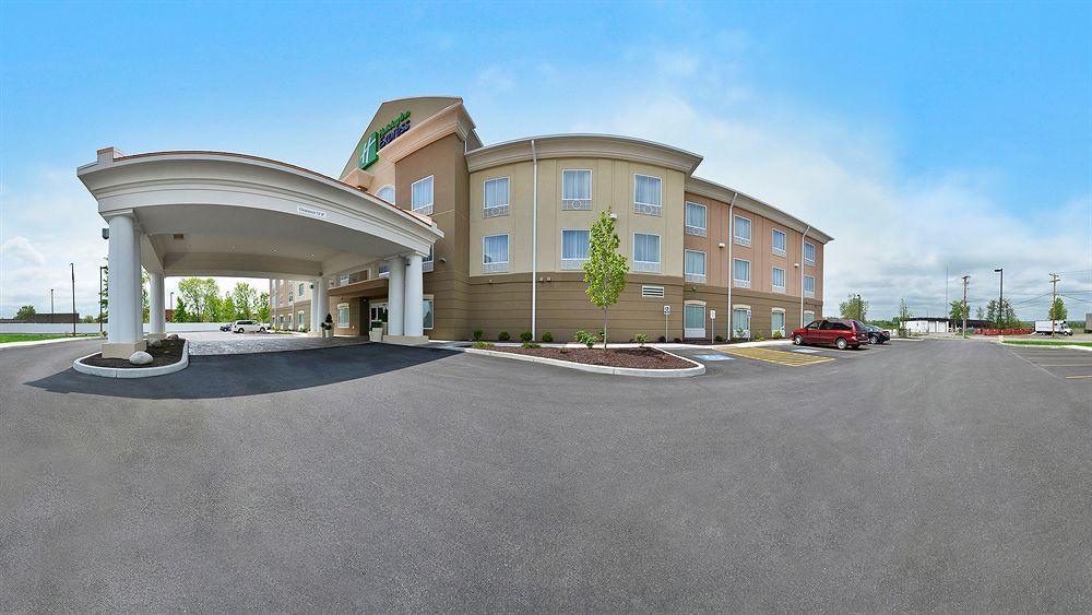 Holiday Inn Express & Suites Utica, an IHG Hotel image