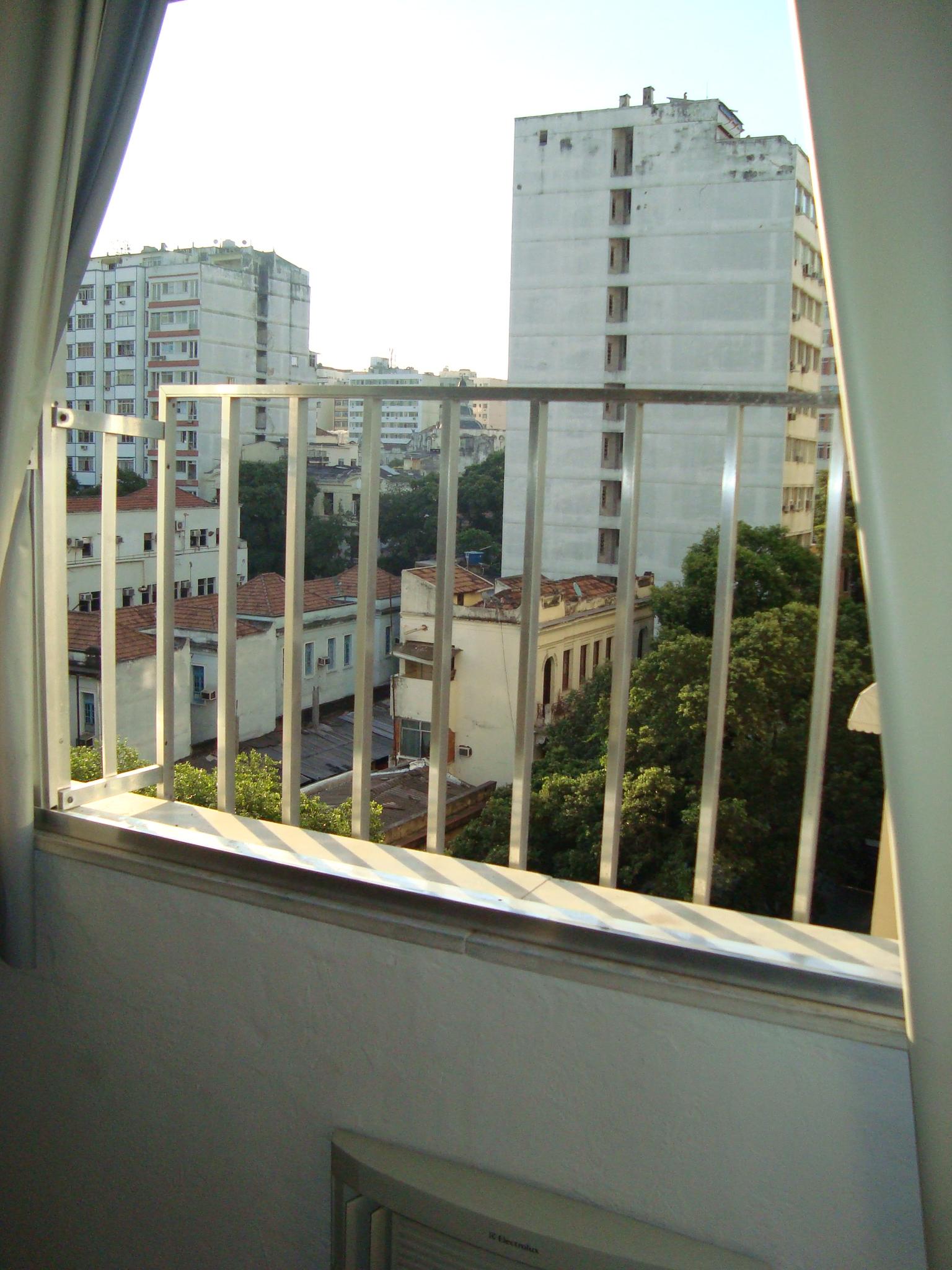 image-housing-carousel