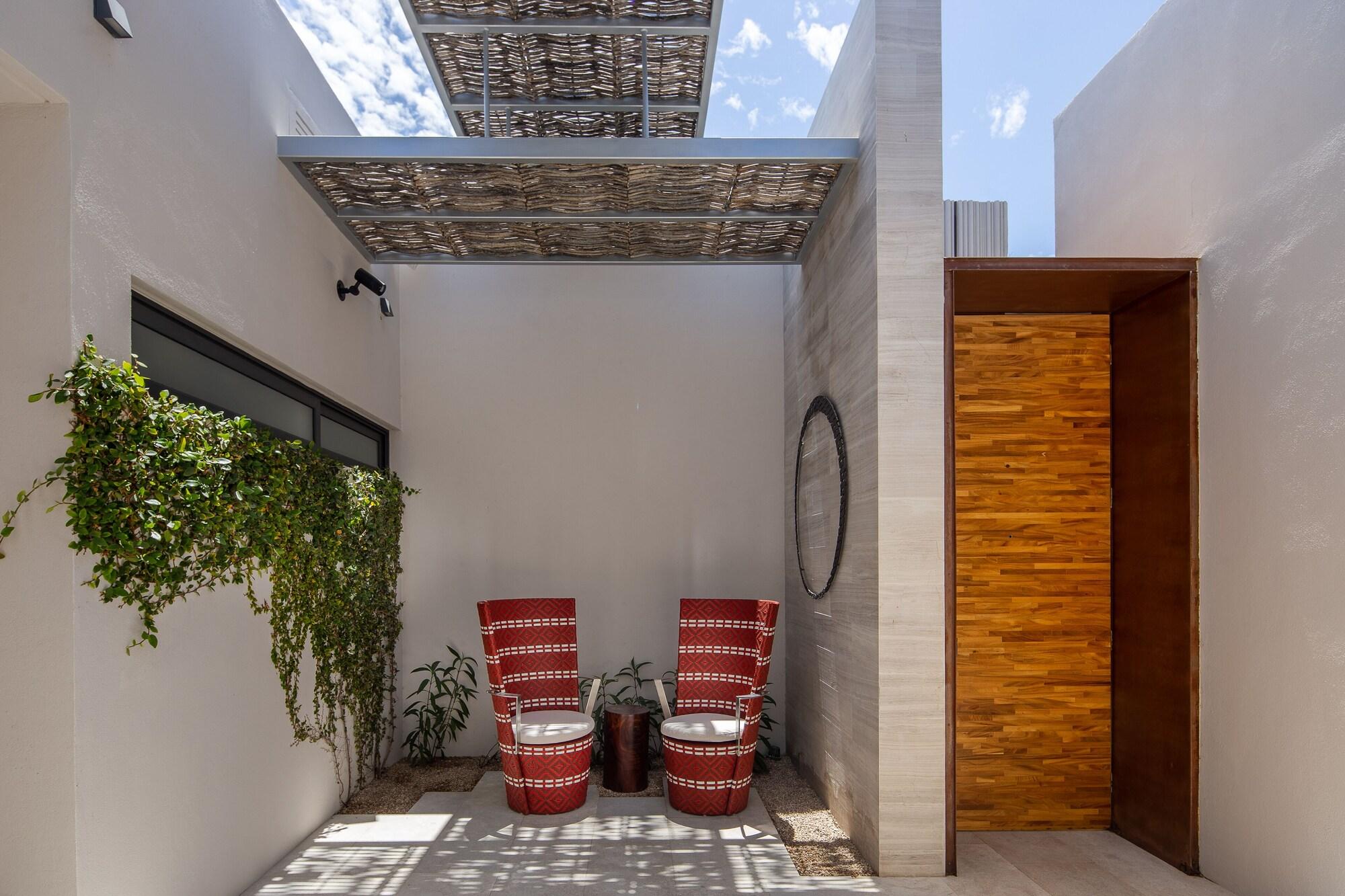 One Bedroom Villa with Hot Tub and King Bed