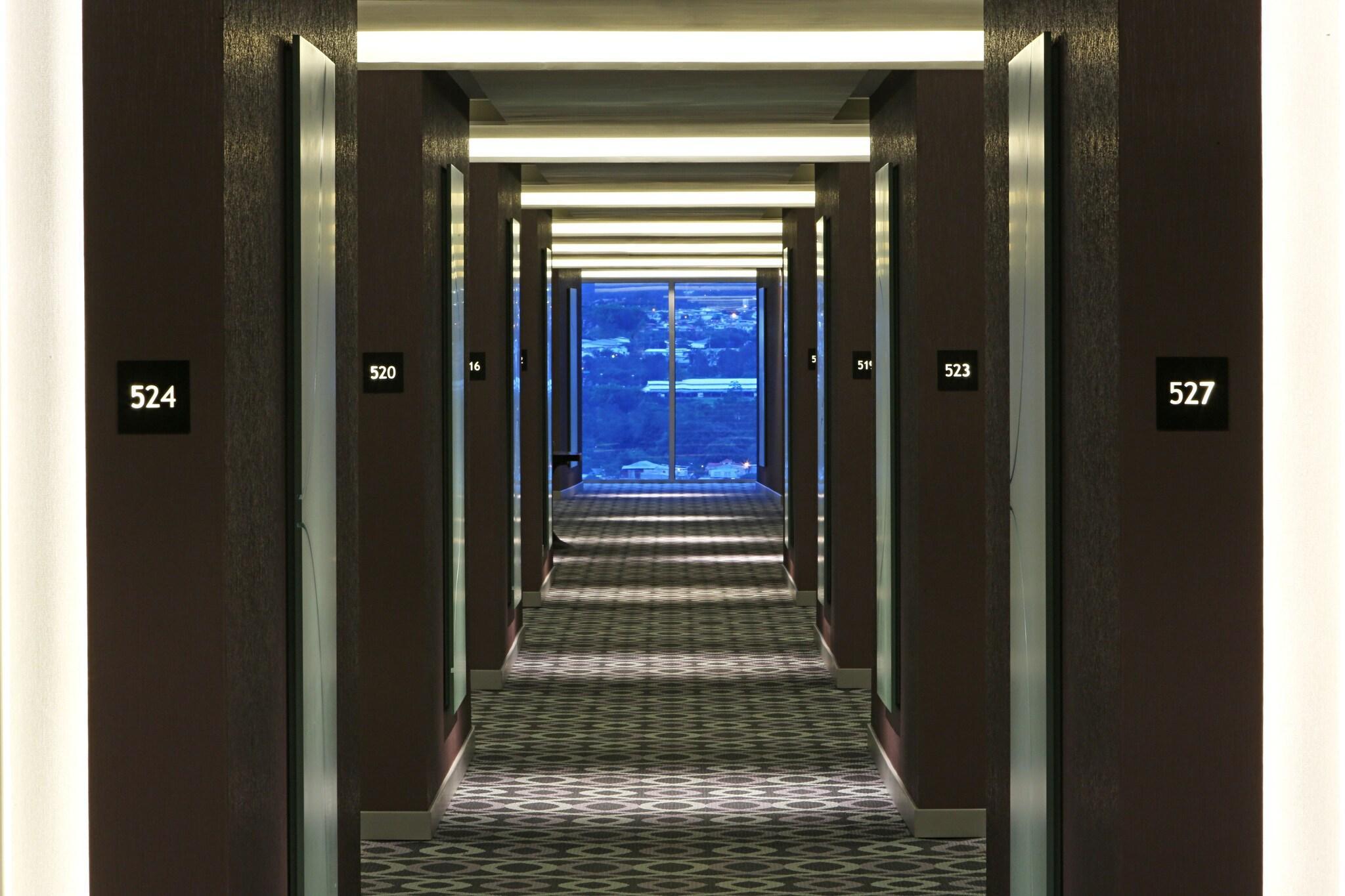 image-housing-carousel