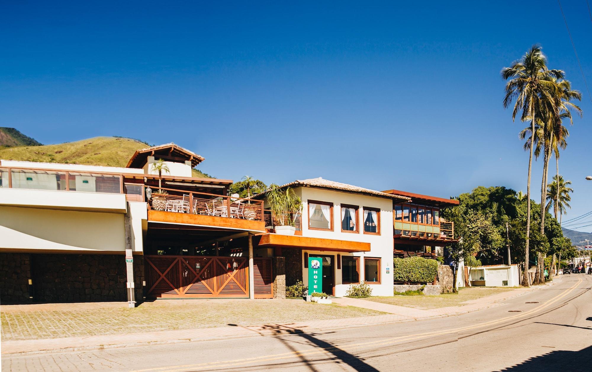 image-housing-carousel