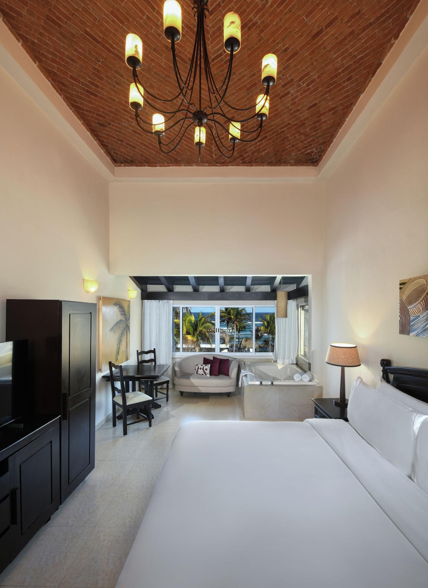 OCEANFRONT DOME SUITE