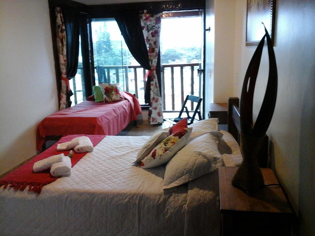 image-housing-carousel