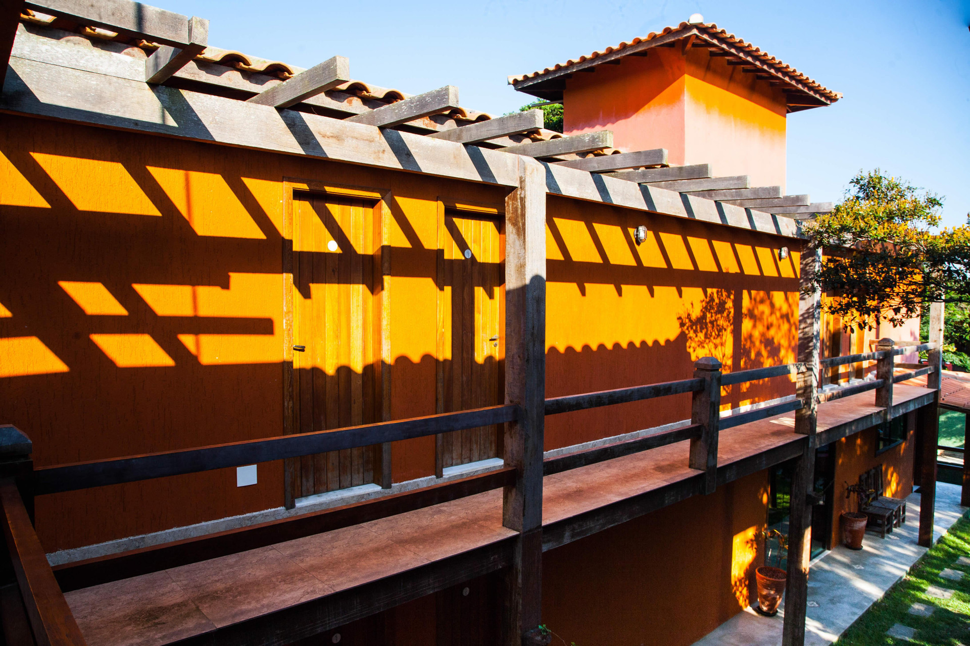 image-housing-carousel
