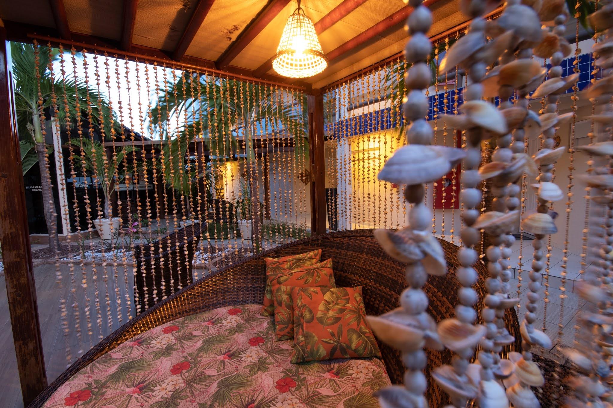 image-housing-carousel