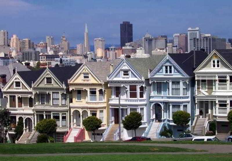 image-housing-carousel
